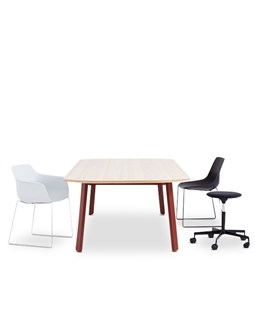 KISSEN table KISSEN table
