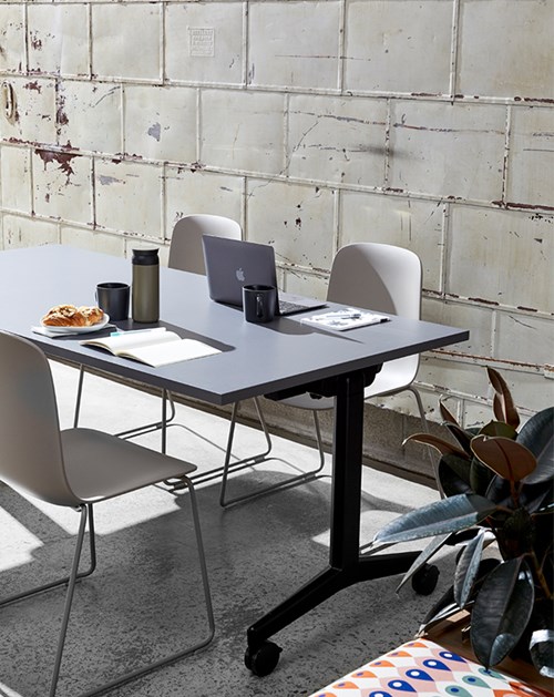 KISSEN CONFERENCE table omni fold