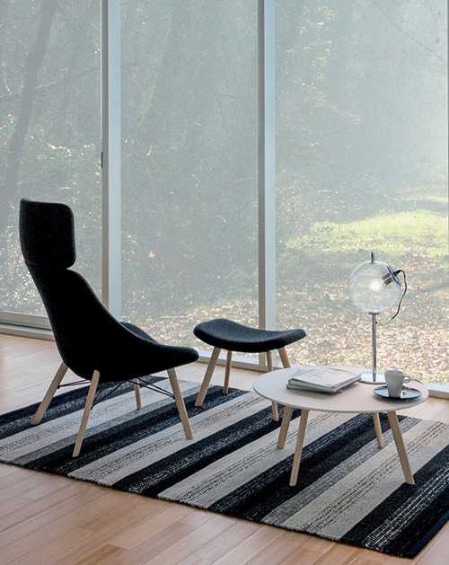 AUKI lounge chair